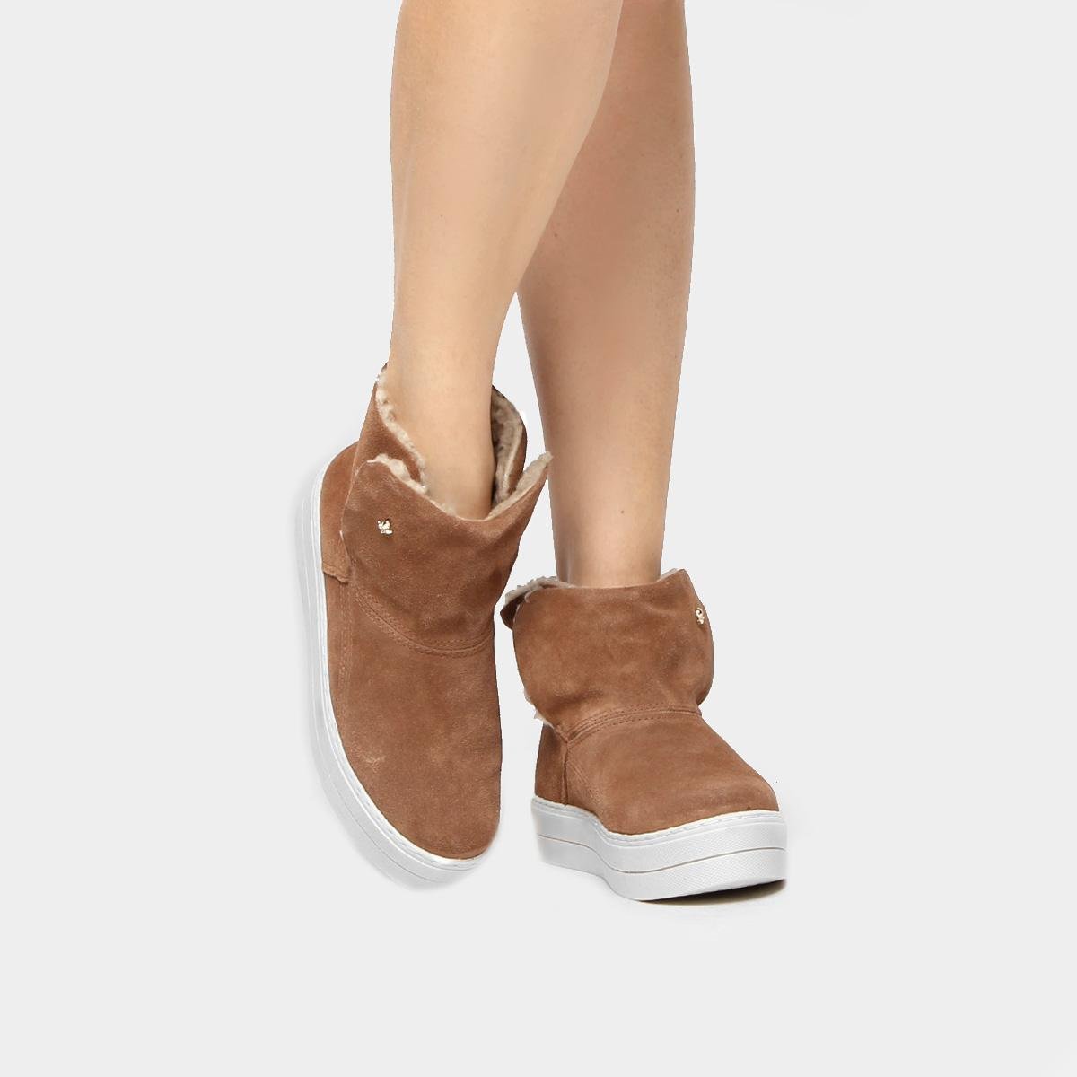 tenis cravo e canela marrom